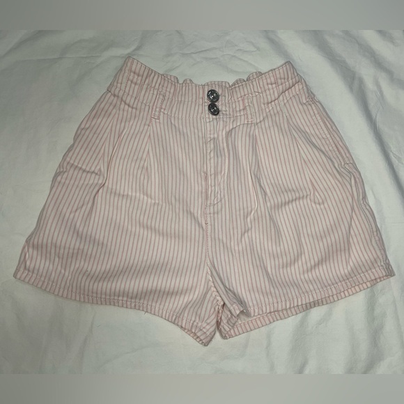 Urban Outfitters Pink and White Pinstripe High Waist Shorts Small - Picture 2 of 12